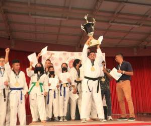 La escuela Clan Shinoby se coronó campeón de la Primera Liga Taekwondo.