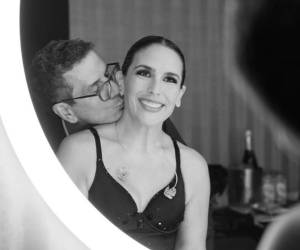 El matrimonio entre la actriz y personalidad de la televisión Angélica Vale y el ejecutivo Otto Padrón ha llegado a su fin. Tras catorce años de unión y dos hijos en común, documentos presentados ante la Corte de Los Ángeles confirman que Padrón ha iniciado el proceso legal de divorcio, citando diferencias irreconciliables como causal.