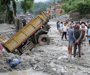 Nepal ha recibido suministros críticos para la búsqueda, el rescate y la asistencia humanitaria procedentes varios países.