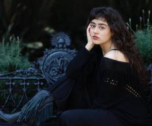 Por primera vez, el éxito 'Dreams' suena en español en un dueto póstumo con Dolores O'Riordan, un regalo para la audiencia latinoamericana que la cantante siempre admiró.