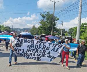 En horas de la mañana de este Sábado Santo se realizó una protesta de los afectados de Koriun en Choloma.