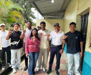 Moncada posó junto al resto de su familia tras ejercer el sufragio.