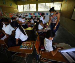 La disposición emitida por la Secretaría de Educación es para los centros educativos públicos a nival nacional.