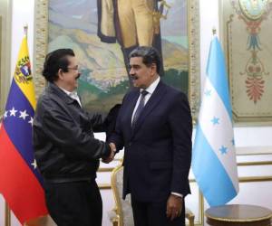 El expresidente Zelaya visitó Caracas en enero de 2025 durante la investidura de Maduro que gobierna desde 2013.