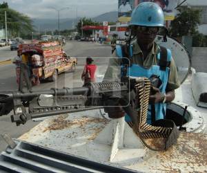 En 2008, Honduras consideró enviar un contingente militar a Haití, en medio de una situación de tensión que ya afectaba al país caribeño. Puerto Príncipe fue el escenario hasta donde llegaron las cámaras de EL HERALDO para captar en aquella época la situación que se vivía en la capital haitiana, marcada por un contexto de inestabilidad. Hoy 18 años después la tensión y violencia solo ha escalado.