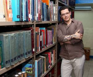 Javier Kevorkian asegura que el triunfo poético no le sucede al autor, sino a los libros.