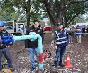 La instalación de equipos de bombeo y los trabajos de electrificación figuran entre las tareas pendientes en varios de los 18 pozos que la Alcaldía busca habilitar para mejorar el suministro de agua.