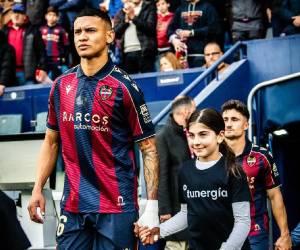 En LaLiga de España descienden los últimos tres equipos tras 38 jornadas.