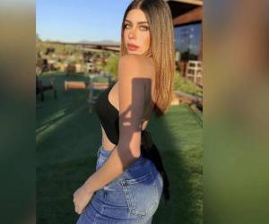 La joven madre y exreina de belleza mexicana, Carolina Flores Gómez, fue asesinada por su suegra el pasado domingo 19 de abril, así quedó evidenciado a través de un video que comenzó a circular en las redes ayer (miércoles) conmocionando a México entero. ¿Quién era y por qué terminó asesinada? A continuación los detalles.
