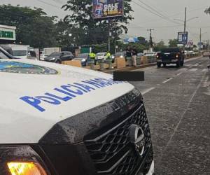 El hombre intentó cruzar la calle cuando fue embestido por un vehículo.