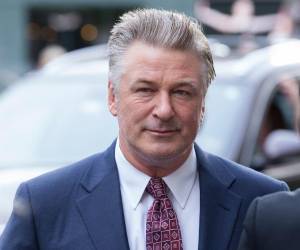 Entre sus confesiones, Baldwin recordó que se sintió presionado para terminar la película, ya que los productores amenazaban con demandarlo si no lo hacía.