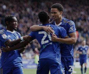 El Leicester City podría bajar a tercera división 10 años después de haber sido campeón de la Premier.