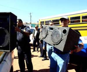 Los límites de volumen permitidos son de 50 decibeles en zonas residenciales y 85 decibeles en áreas comrciales, según lo establecido por la Alcaldía del Distrito Central.