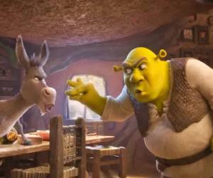 El nuevo tráiler muestra a burro listo para viajar y a Shrek tratando de impedirlo.