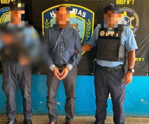 La DPI capturó a un maestro de 64 años acusado de violación especial contra una menor de 13 años en Danlí, tras una investigación policial.