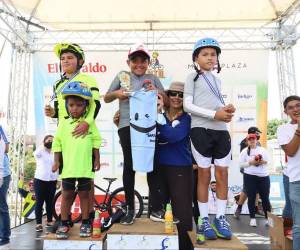 En la categoría de mayor edad de los varones, de 9 a 10 años, el más veloz fue <b>David Luis Canales</b> con 5:02.933 minutos, mientras que <b>Alejandro Herrera</b> (5:16.183) obtuvo el segundo lugar y <b>Ernesto Enmanuel Garay</b> (5:25.689) el tercero.