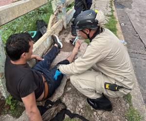 El joven presentaba varias heridas, por lo que fue trasladado hasta el Hospital Escuela.
