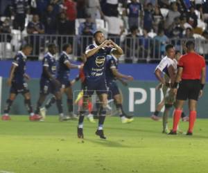 Imágenes del desarrollo del partido.