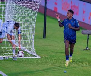 El futbolista hondureño fue el encargado de abrir el camino hacia la victoria desde muy temprano.