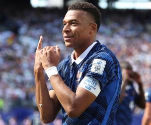 Mbappé marcó dos goles en su primer partido con Francia en el Mundial 2026.