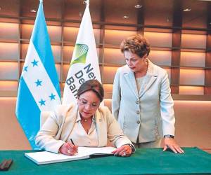 Durante su visita a la República Popular de China la presidenta Xiomara Castro firmó una solicitud de petición de ingreso de Honduras al Banco de Desarrollo del BRICS.
