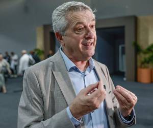 El alto comisionado de la Agencia de la ONU para los Refugiados (Acnur), Filippo Grandi, habla en una entrevista con EFE este lunes, en Belém (Brasil). EFE/André Coelho