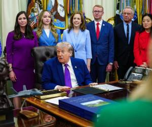 Sobre el brote de hantavirus, Trump indicó que espera que todo salga bien.