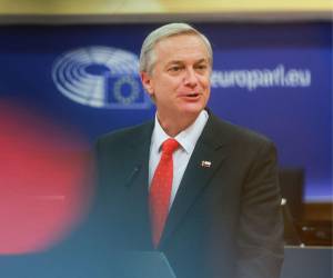 José Antonio Kast expresa desacuerdo con el envío de ayuda a Cuba.