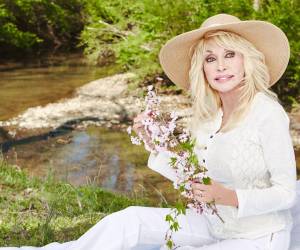 Parton tuvo varias recaídas de salud que la llevaron a cancelar compromisos importantes, como una residencia en Las Vegas o su asistencia a recibir el Oscar honorífico a finales de 2025.