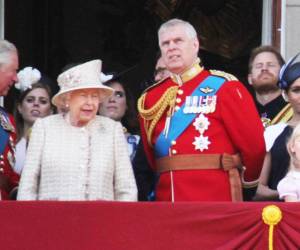 Presionado por el rey Carlos III y cercado por nuevas acusaciones, el hermano del monarca se refugia ahora en Sandringham. Te contamos todos los detalles de su salida de Windsor y cómo es su nueva vida en la sombra tras perder sus títulos y su hogar.