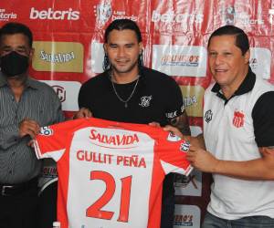 Carlos “Gullit” Peña ya causó el primer inconveniente a su llegada al Vida.