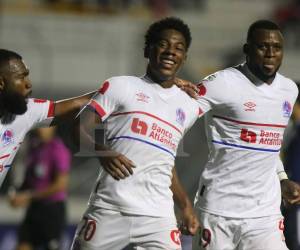 Imágenes del desarrollo del partido.