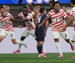 Estados Unidos le está pasando por encima a Paraguay en su debut.