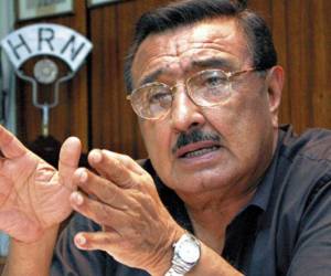 Valladares funcionó por muchos años como gerente de Emisoras Unidas y cuenta con una extensa trayectoria profesional.