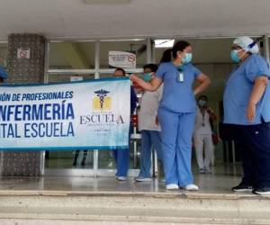 El gremio de enfermería emplazó hasta el 12 de octubre a las autoridades sanitarias para que les resuelvan las recontrataciones de sus compañeras.