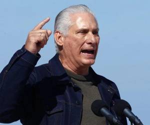 Díaz-Canel acusa a EEUU de estrechar aún más bloqueo al sancionar a la petrolera estatal