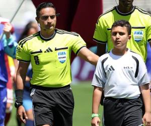 Saíd Martínez, el primer árbitro hondureño en pitar en una Copa del Mundo a nivel mayor, reveló cuál fue la prohibición que la FIFA les instruyó a todos los réferis en el pasado Mundial. Esto dijo el central catracho.