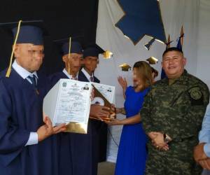 En el Centro Penitenciario de Juticalpa, ocho privados de libertad obtuvieron sus títulos que los acredita como bachilleres en Ciencias y Humanidades, otorgados por el Instituto Alberto Gaucci.