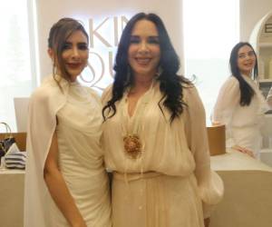 La doctora Ivonne Mayorga, junto a su madre, la también doctora Ivonne Suyapa Bonilla Farach, participaron en la inauguración de Skinique en el edificio Millenium II, ubicado en la colonia Las Minitas de la capital.