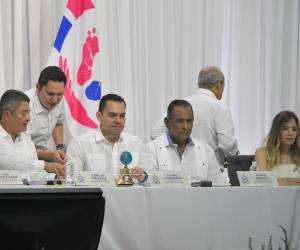 Desde Danlí, el titular del Legislativo detalló una cartera de proyectos para salud, educación e infraestructura que responde a pedidos de alcaldes locales.