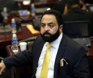 Diputados de oposición recordaron que Luis Redondo fue impuesto como presidente del Congreso Nacional. Dijeron que muchas de sus decisiones se dieron sin consenso ni basadas en la ley.