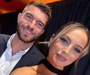 Michelle Peters tiene 32 años, es fotógrafa profesional especializada en bodas y eventos, y dirige su propio emprendimiento con sede en Wellington, Nueva Zelanda, donde vive junto a Tim Payne, el futbolista que pasó de ser prácticamente un desconocido a sumar más de 4.5 millones de seguidores en Instagram en menos de una semana.