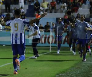 El Victoria sorprendió al Olimpia en el estadio Ceibeño.
