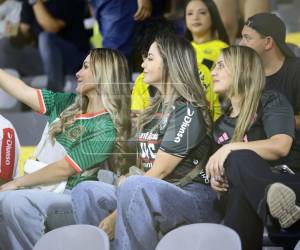 Que lindo se está poniendo el clásico sampedrano. El Morazán se llena de muchas bellezas.