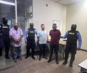 Wilfredo Serrano, Javier Eduardo Solares y Saúl Jonathan Alvarado fueron detenidos el 27 de agosto por la Dirección Nacional Policial Antidrogas (DNPA).