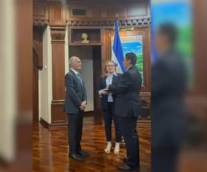 La noche de este viernes 13 de febrero, Sánchez fue juramentado en Casa Presidencial.