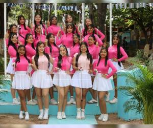 Las palillonas del Instituto Tecnológico de Administración de Empresas (INTAE) se preparan para llevar su energía y coordinación a las calles de Tegucigalpa durante los desfiles patrios del próximo 15 de septiembre.