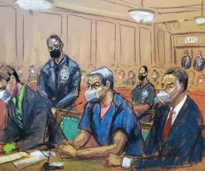 Su traslado se dio tres días después de su audiencia de formalización de cargos, el pasado 10 de mayo, donde su defensa denunció que era tratado como “un prisionero de guerra”..