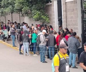 Los representantes del Partido Liberal y Nacional los representantes de las Juntas Especiales Receptoras de Votos (JERV) se apersonaron desde horas muy tempranas para dar inicio con el escrutinio especial a nivel presidencial.