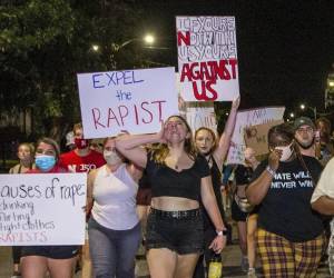 La indignación por la presunta violación grupal a una estudiante de la Universidad de Cornell (Nueva York) en 2024 que investigan ahora las autoridades crecía este miércoles tras conocerse que la víctima denunció desde el primer momento haber sido «coaccionada» y «violada».
